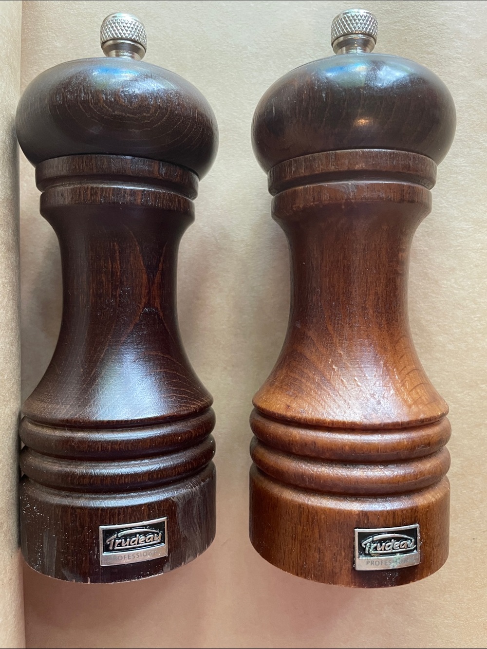 Trudeau Wooden Salt mill & Pepper Mill Set - Dark Brown & Medium Brown